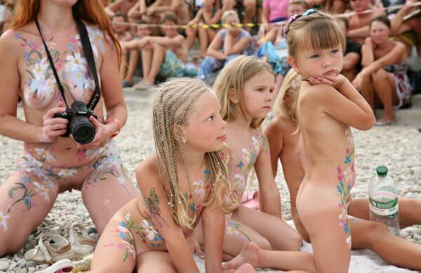 Zdjęcia rodzinny nudyzm na morze galeria Purenudism premium (set 17) | Photo family nudism on the sea gallery Purenudism premium Zdjęcia rodzinny nudyzm na morze galeria Purenudism premium (set 17) | Photo family nudism on the sea gallery Purenudism premium