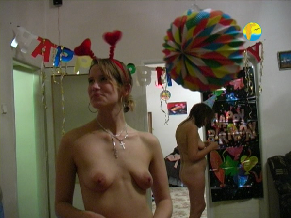 Sweet Little Kristinka video - Rodzinny nudyzm wideo DVD | Family nudism DVD video Sweet Little Kristinka video - Rodzinny nudyzm wideo DVD | Family nudism DVD video