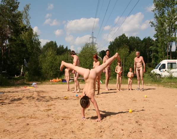 Zdjęcia rodzinny nudyzm galeria premium (set 15) | Photo family nudism premium gallery Zdjęcia rodzinny nudyzm galeria premium (set 15) | Photo family nudism premium gallery