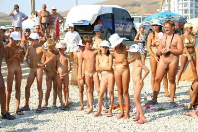 Zdjęcia rodzina nudyzm morze nowa kolekcja (set 7) | Photos family nudism sea new collection Zdjęcia rodzina nudyzm morze nowa kolekcja (set 7) | Photos family nudism sea new collection