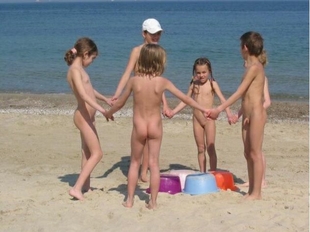 Zdjęcia rodzinny nudyzm na morze (set 45) | Photo family nudism on the sea Zdjęcia rodzinny nudyzm na morze (set 45) | Photo family nudism on the sea