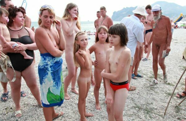 Zdjęcia rodzinny nudyzm na morze (set 46) | Photo family nudism on the sea Zdjęcia rodzinny nudyzm na morze (set 46) | Photo family nudism on the sea