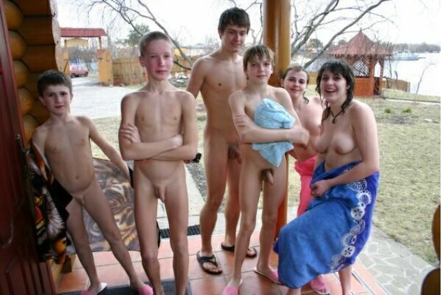 Nudyzm rodzinny w dorosłej sauna zdjęciem oraz młodych nudystów | Family nudism in sauna photo adult and young nudists Nudyzm rodzinny w dorosłej sauna zdjęciem oraz młodych nudystów | Family nudism in sauna photo adult and young nudists
