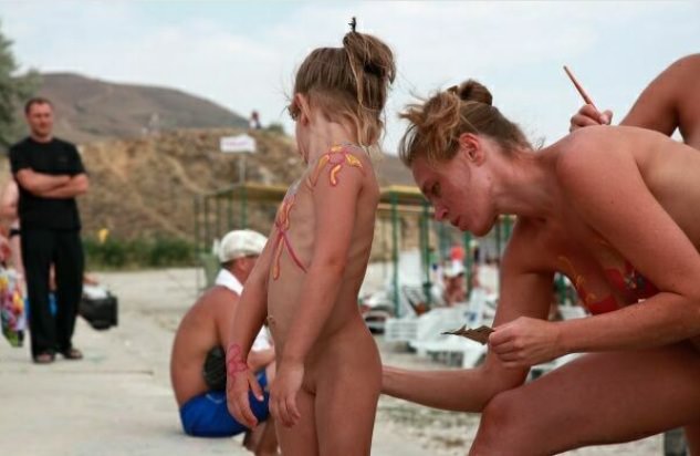 Zdjęcia rodzinny nudyzm na morze (set 34) | Photo family nudism on the sea Zdjęcia rodzinny nudyzm na morze (set 34) | Photo family nudism on the sea