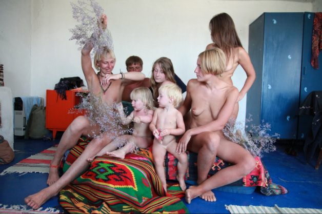 Polska rodzina nudystów zdjęcia | Polish family nudist photo Polska rodzina nudystów zdjęcia | Polish family nudist photo