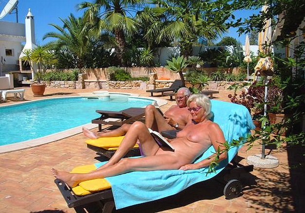 Film album rodzinny nudystów | Video nudist family album Film album rodzinny nudystów | Video nudist family album