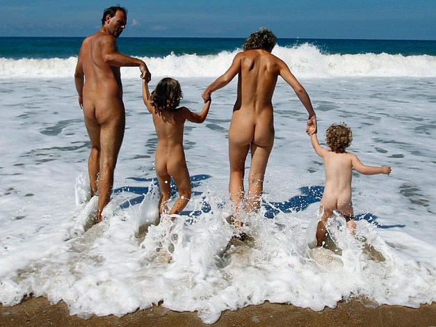 Rodzina wideo nudyzm morze z nudystów z Niemiec | Video family nudism sea with nudists from Germany Rodzina wideo nudyzm morze z nudystów z Niemiec | Video family nudism sea with nudists from Germany