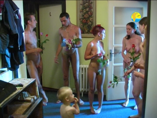 Nudystów video młoda kobieta została mamą | Video nudist young woman became a mother Nudystów video młoda kobieta została mamą | Video nudist young woman became a mother